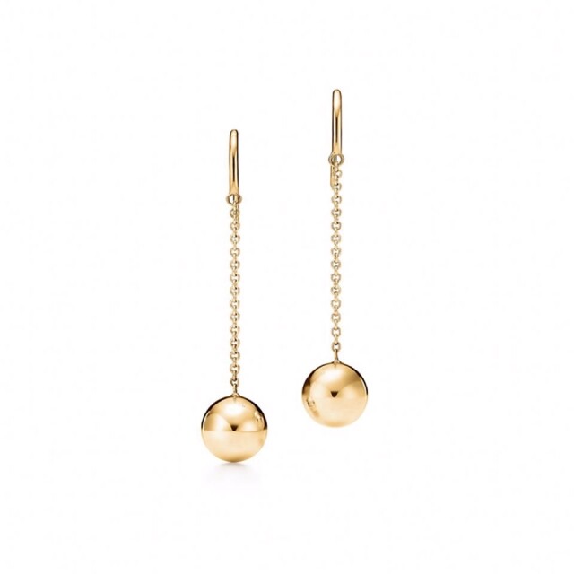 Tiffany & Co. Hardware 系列 18K 金吊飾耳環 $7,500 Tiffany & Co. Hardware 系列 18K 金吊飾耳環 $7,500