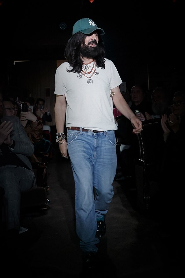 蓄著一頭長髮和鬍鬚、一副隨性 hippie look 的 Alessandro Michele，一看就知他是非一般的設計