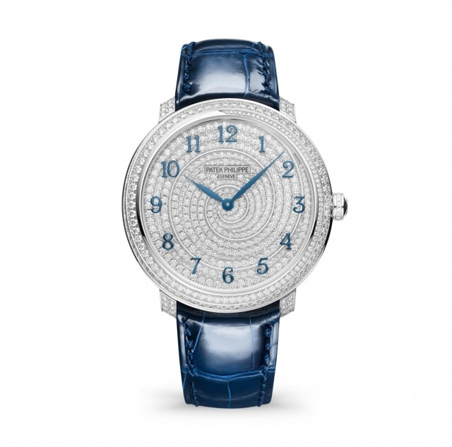 2019 年 Patek Philippe 推出全新的 Diamond Ribbon 高級珠寶白金手錶,取代 2016 年舊有款式。 2019 年 Patek Philippe 推出全新的 Diamond Ribbon 高級珠寶白金手錶,取代 2016 年舊有款式。