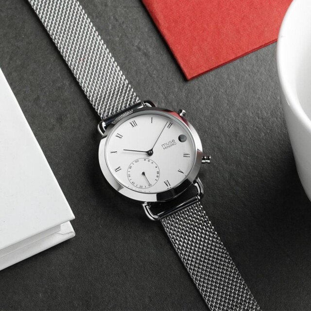 來自美國的手錶品牌 MUSE 推出的這款智能手錶 Hybrid Minimo Classic，外型大器簡約。