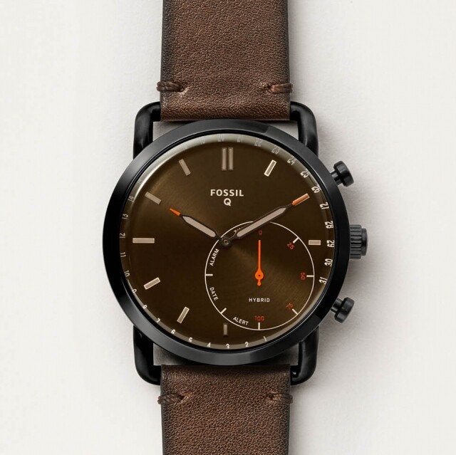 Q Commuter Hybrid 智能腕錶，黑色錶殼配深啡色皮革錶帶 $1,550。