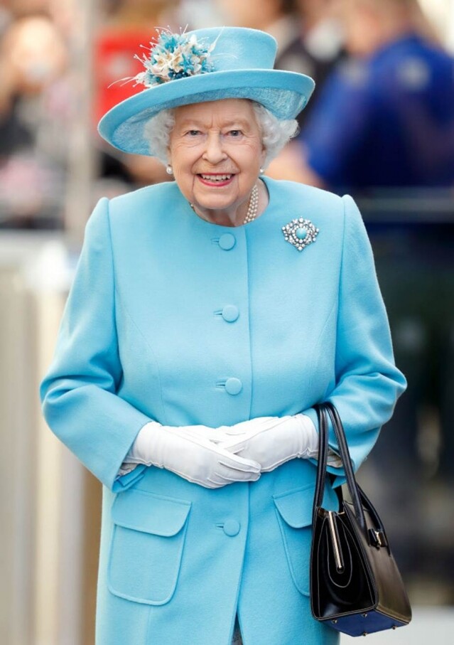 4. 英女皇用手袋溝通