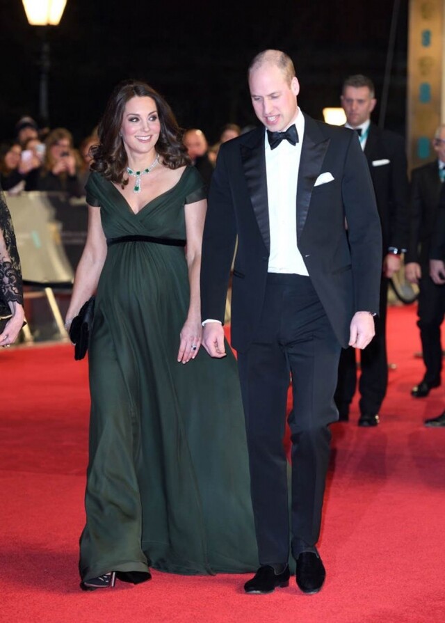 6. 凱特王妃的綠色 Jenny Packham 晚禮服 6. 凱特王妃的綠色 Jenny Packham 晚禮服