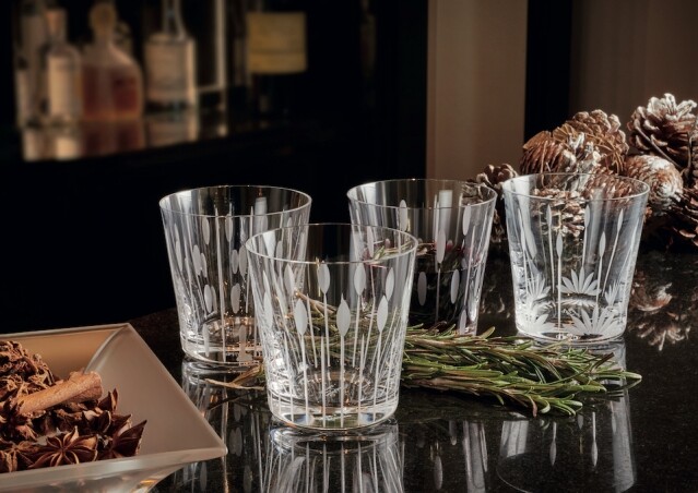 Lalique 清水晶蓮花酒杯 $580/隻