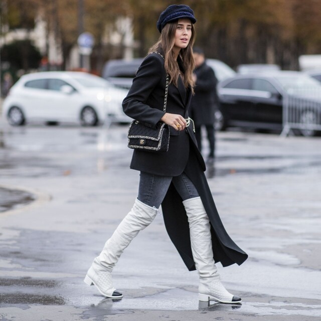 Karl Lagerfeld 每季為 Chanel 設計的皮靴款式層出不窮，而當中最常見的款式必然是過膝長靴