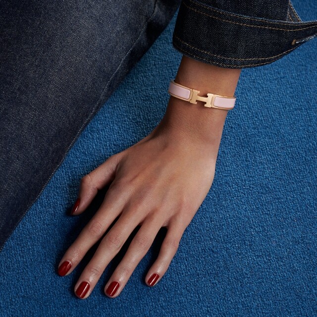 Hermès Clic H 搪瓷手鐲 $5,500 Hermès Clic H 搪瓷手鐲 $5,500