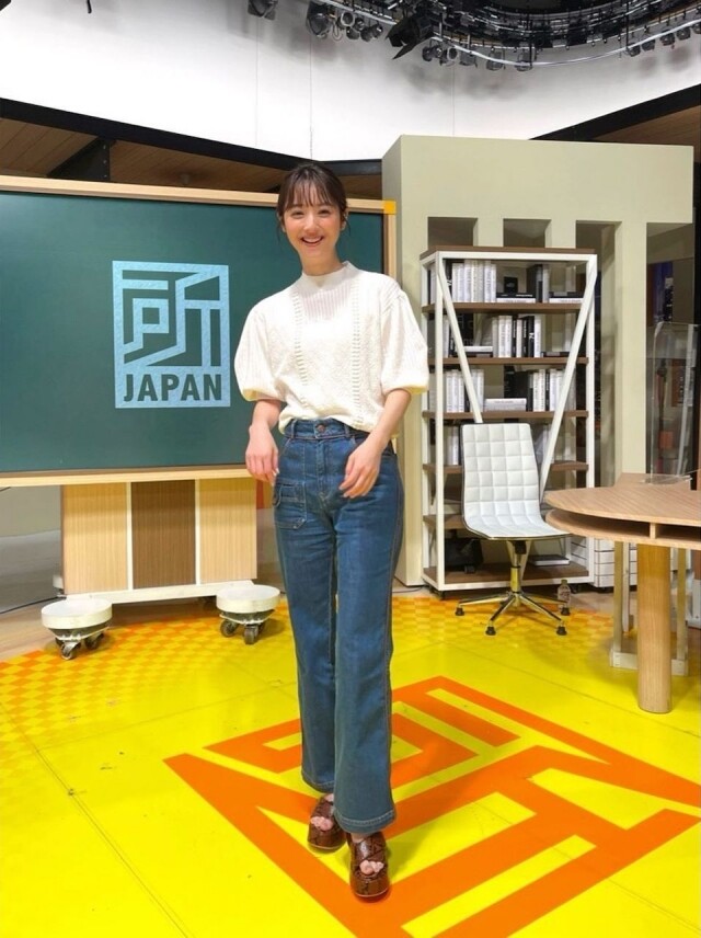 日本名模佐佐木希把高腰牛仔褲穿出日式文藝味道