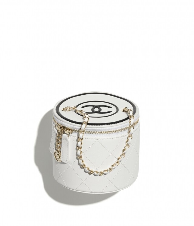 2021 Chanel 小皮具推薦：Chanel 白色迷你鏈條化妝袋 $12,600