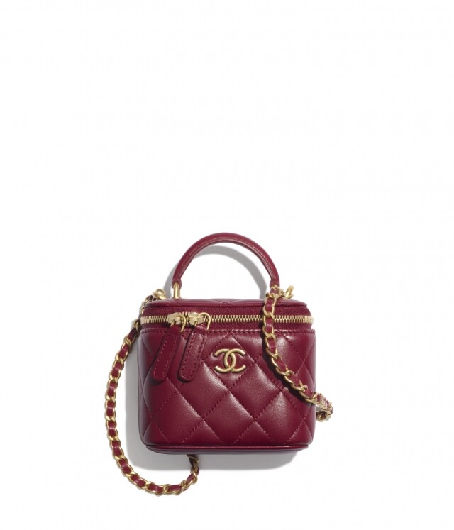 2021 Chanel 小皮具推薦:Chanel 紅色迷你鏈條化妝袋 $14,900 2021 Chanel 小皮具推薦:Chanel 紅色迷你鏈條化妝袋 $14,900
