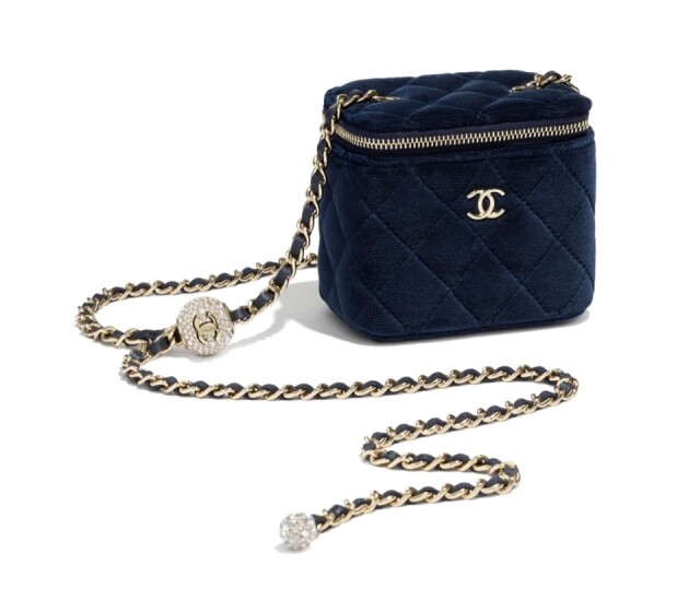 Chanel 藍色絲絨細號鏈條方形小手袋 $16,000