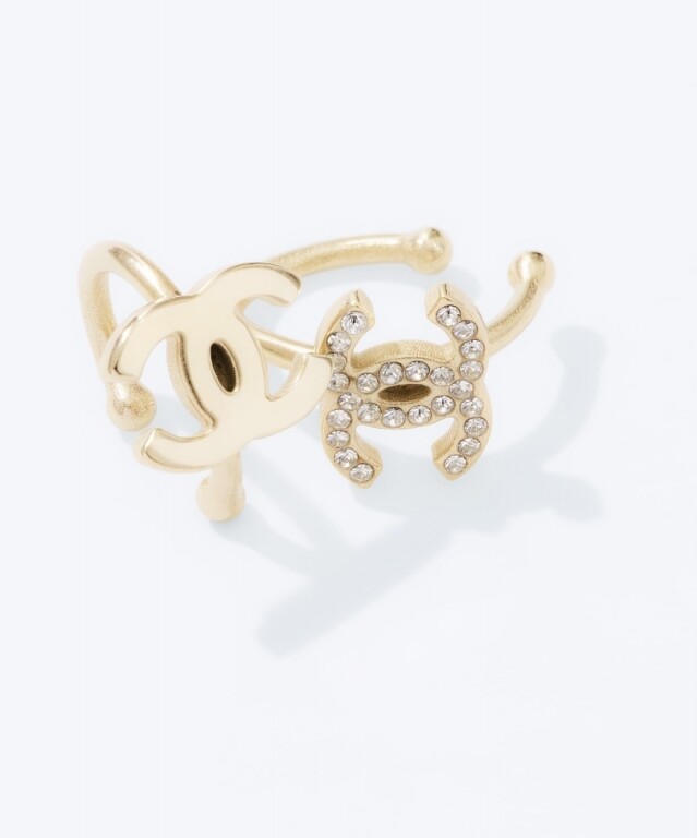 Chanel CC Logo 唇環 $4,200 Chanel CC Logo 唇環 $4,200