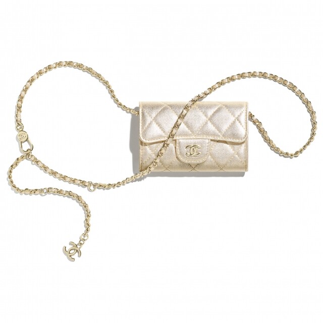 Chanel 金屬面小羊皮經典附皮帶手袋 $10,000
