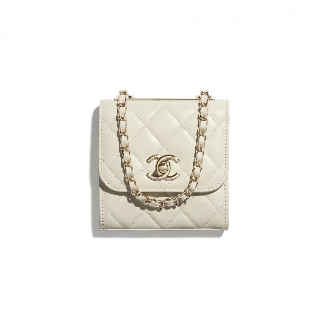 Chanel 小羊皮鏈條手提包 $13,500