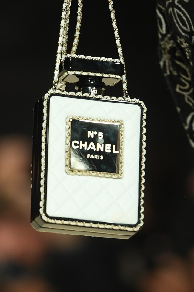 Chanel No.5 香水樽造型手袋