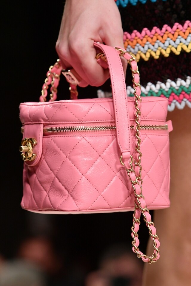 Chanel 粉紅色化妝箱