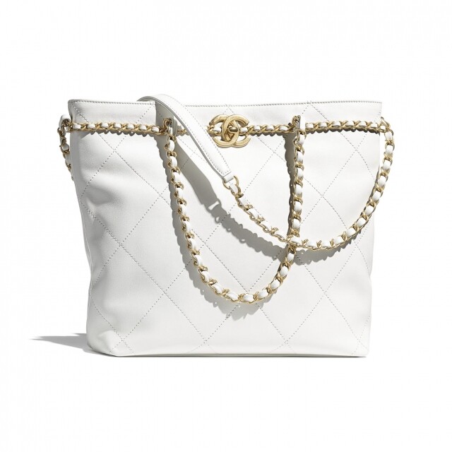 除了 Chanel Large Tote bag，品牌還有推出不同款式的大容量 tote bag