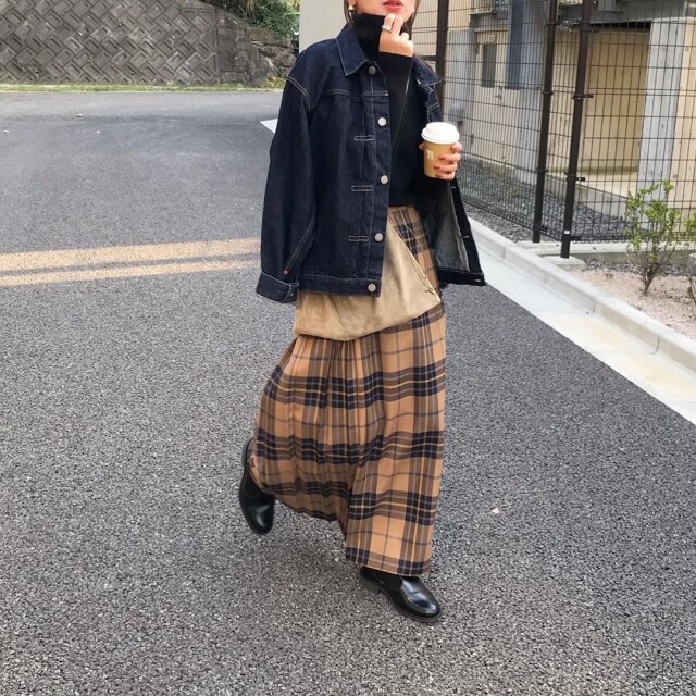 日系風格的格仔裙穿搭