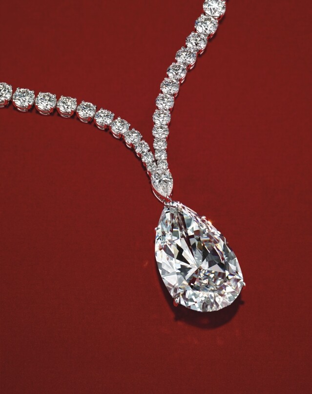 鑽石 4C 準則是透過鑽石的克拉 (carat)、淨度 (clarity) 、顏色 (color) 及切工 (cut) ，來評定它的等級