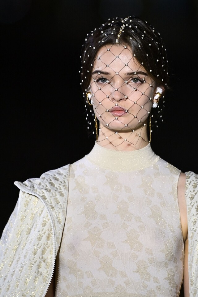 Dior 2022 新推的 AirPods 耳環設計 Dior 2022 新推的 AirPods 耳環設計