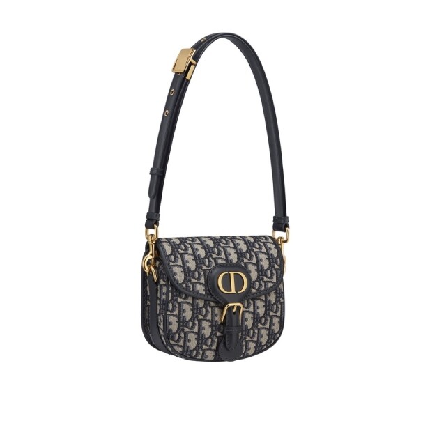 Bobby 手袋當然亦有 Dior Oblique 圖案的選擇,$26,000 Bobby 手袋當然亦有 Dior Oblique 圖案的選擇,$26,000