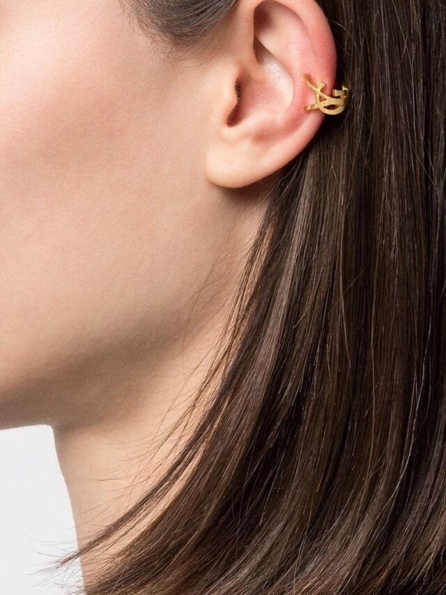 耳骨夾推介:Saint Laurent Logo Ear Cuff $1,950 耳骨夾推介:Saint Laurent Logo Ear Cuff $1,950