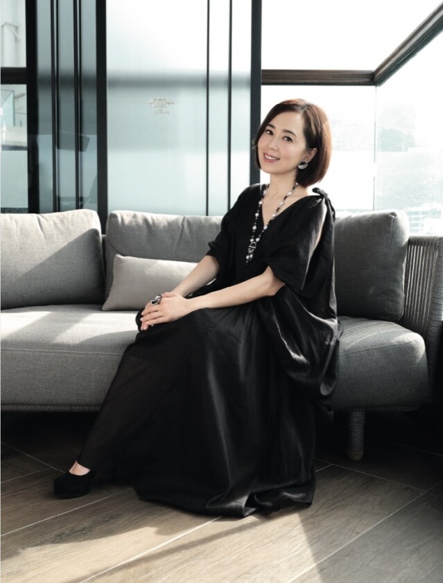 英皇鐘錶珠寶主席及行政總裁楊諾思佩戴 以個人名字命名的 Nuò by Cindy Yeung 珠寶系列