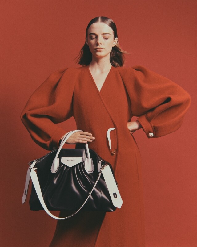 Givenchy 十年歷程:延續 Antigona 手袋剛柔魅力 Givenchy 十年歷程:延續 Antigona 手袋剛柔魅力
