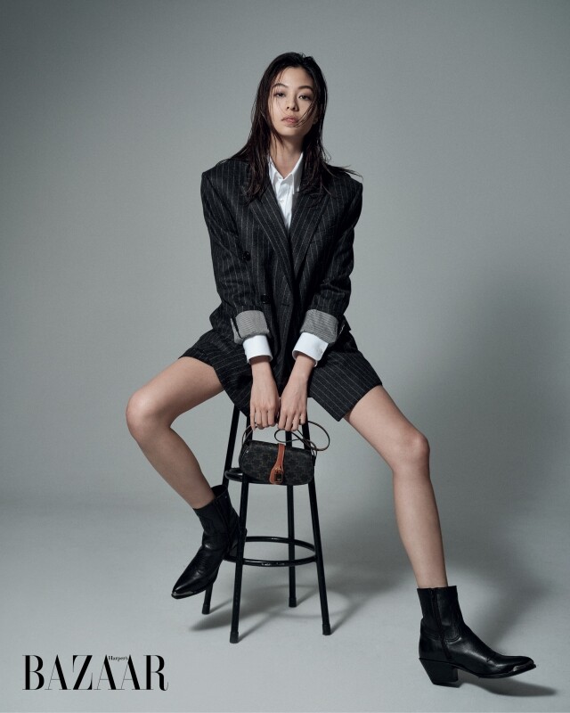 女明星的秋冬最愛品牌之一!Celine f/w 2021 全新季度由人氣女星 Amy Lo 盧慧敏親身示範! 女明星的秋冬最愛品牌之一!Celine f/w 2021 全新季度由人氣女星 Amy Lo 盧慧敏親身示範!