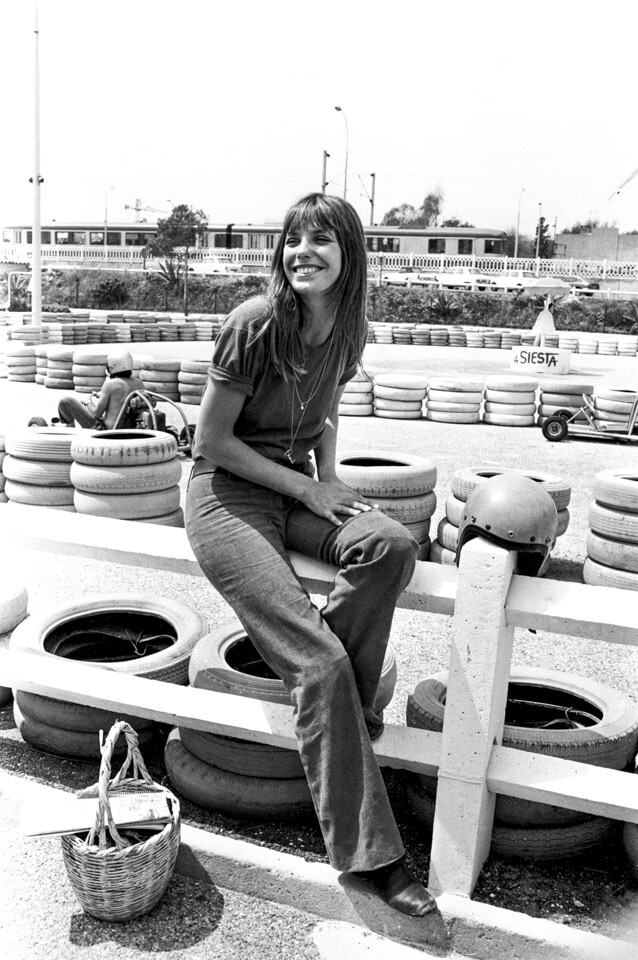 Jane Birkin 的草籃子令她的造型加分 Jane Birkin 的草籃子令她的造型加分