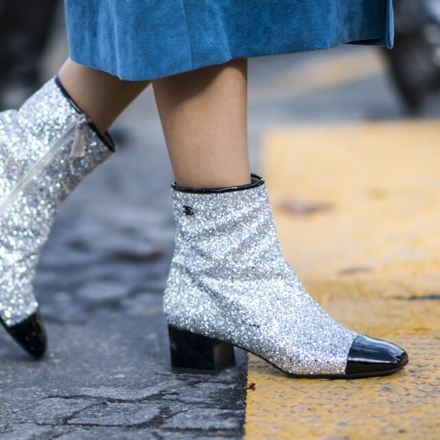 Chanel 閃粉 boot 同時備有短靴款式，更是英氣。