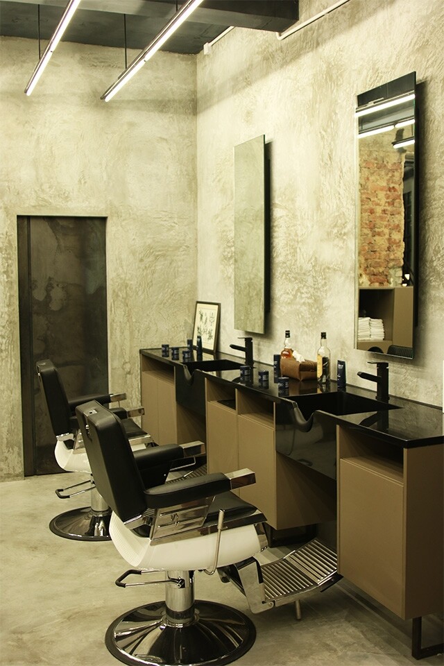 Selvedge Grooming 在今年 1 月開設了首間品牌理髮店-Selvedge Barbers,為一眾男士提供理髮護理。 Selvedge Grooming 在今年 1 月開設了首間品牌理髮店-Selvedge Barbers,為一眾男士提供理髮護理。