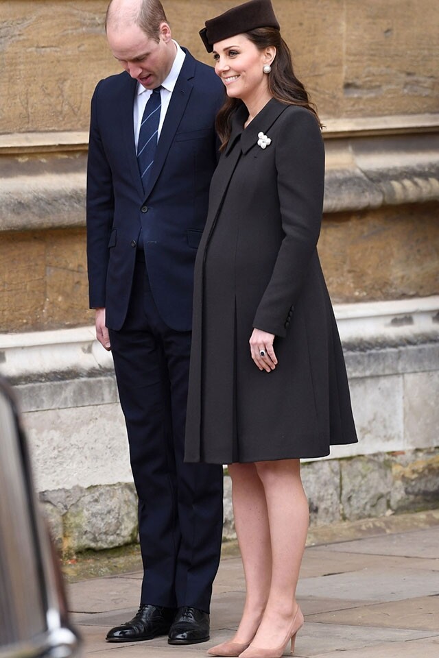 Catherine Walker 黑色長外套、裸色高跟鞋 Catherine Walker 黑色長外套、裸色高跟鞋
