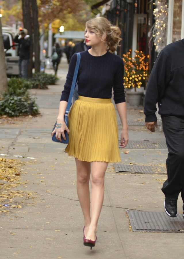 純色針織衫代表人物:Taylor Swift 純色針織衫代表人物:Taylor Swift