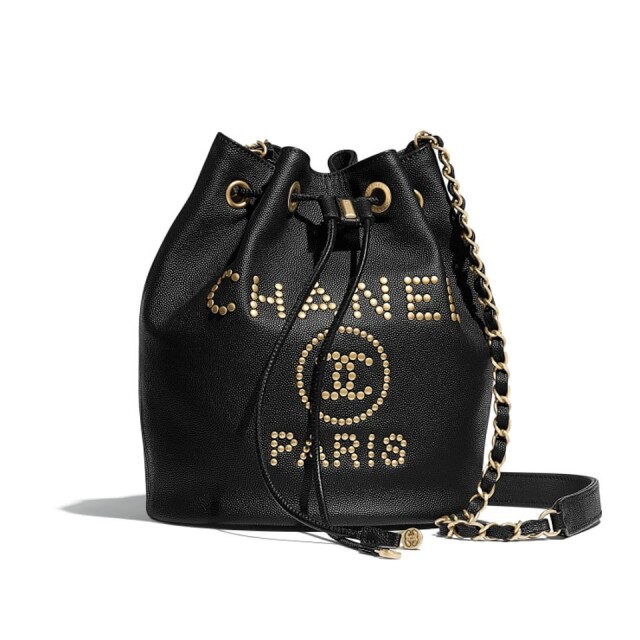 2019 Chanel 手袋推薦 28: Chanel 字樣黑色水桶袋