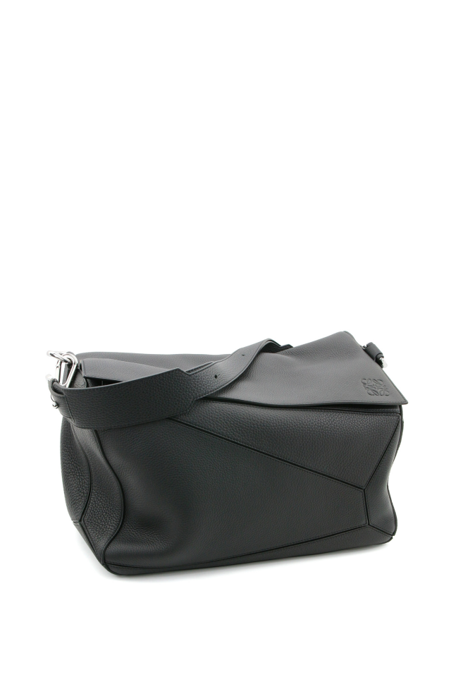 Loewe puzzle 黑色皮革手袋 價錢 $24,500 ( 4 折後:$9,800) @Twist Loewe puzzle 黑色皮革手袋 價錢 $24,500 ( 4 折後:$9,800) @Twist