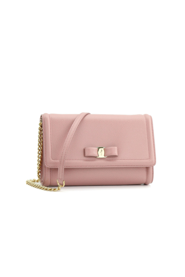 Salvatore Ferragamo 飾蝴蝶品牌飾粉紅色皮革手袋 價錢 $6,500 ( 4 折後:$2,600) Salvatore Ferragamo 飾蝴蝶品牌飾粉紅色皮革手袋 價錢 $6,500 ( 4 折後:$2,600)