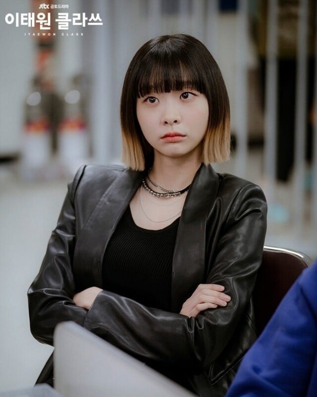 金多美穿搭妝髮神還原 金多美穿搭妝髮神還原