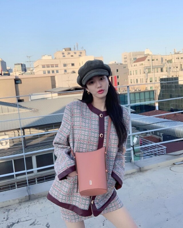 李侑菲的格仔套裝 OL 穿搭 李侑菲的格仔套裝 OL 穿搭