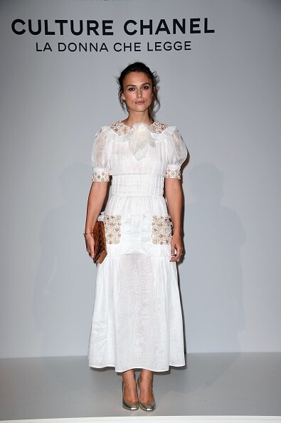 Keira Knightley 的穿搭看似低調平凡