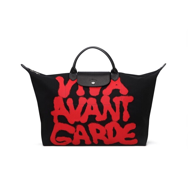 Le Pliage 手袋以塗鴉方式印上「Viva Avant Garde」字句。