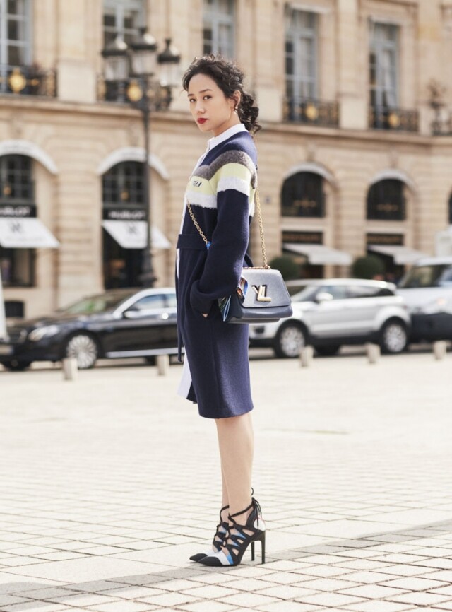Louis Vuitton Twist 手袋的百搭性非常高，林嘉欣都愛用，以它配襯連身裙，不over 卻有具特色。