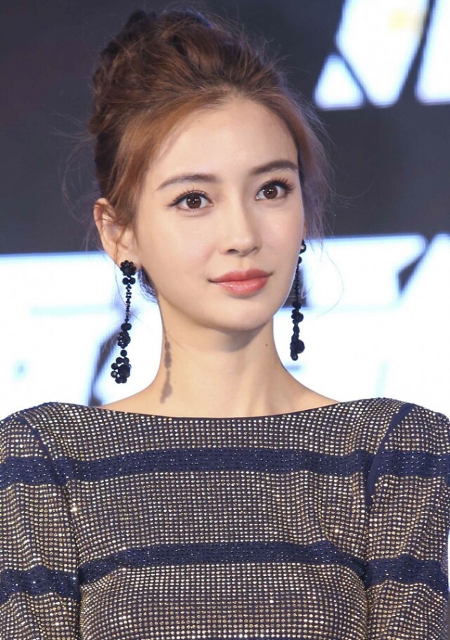 Angelababy 丸子頭 - 閃石/珍珠長耳環 Angelababy 丸子頭 - 閃石/珍珠長耳環