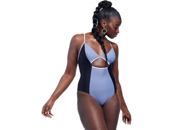 品牌坐而起行，除了提供不同尺碼的泳衣外，連官方網站也採用不同尺碼的模特兒。