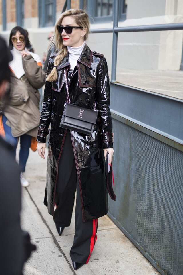 Saint Laurent 手袋 Sunset 是品牌近來新作,小巧秀氣。 Saint Laurent 手袋 Sunset 是品牌近來新作,小巧秀氣。