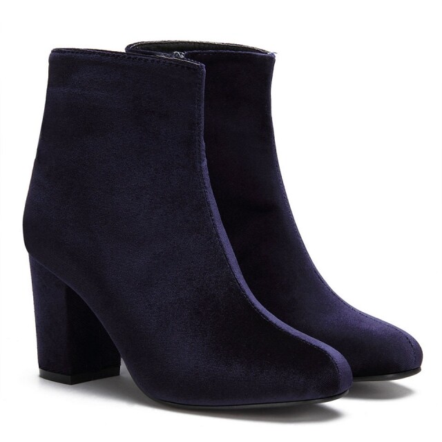 YOIN 短靴 HK$340(from ZAPPOS.COM)