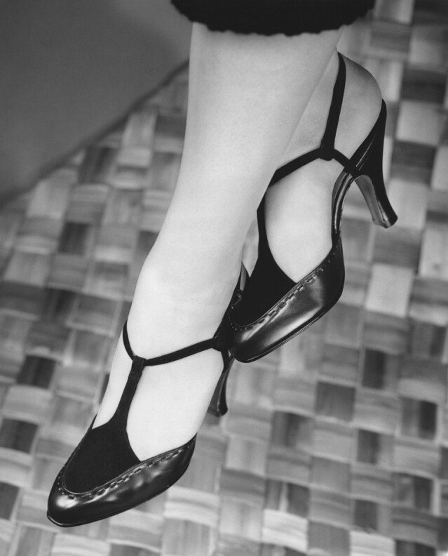 1930 年代：T 型綁帶高根鞋 T-Strap heels