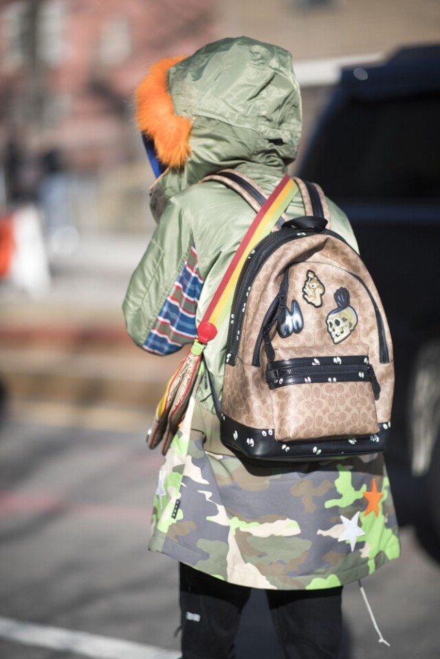 Backpack 除了手袋，Coach 的背囊是無論男女均受落的款式，尤其近年興起運動風，