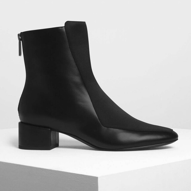 Charles & Keith 黑色短靴 $479 Charles & Keith 黑色短靴 $479