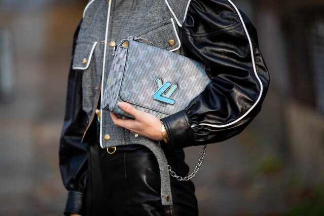 經典長青的名牌袋款，可考慮 Louis Vuitton Twist 系列手袋，是不少女士們都愛的款式。