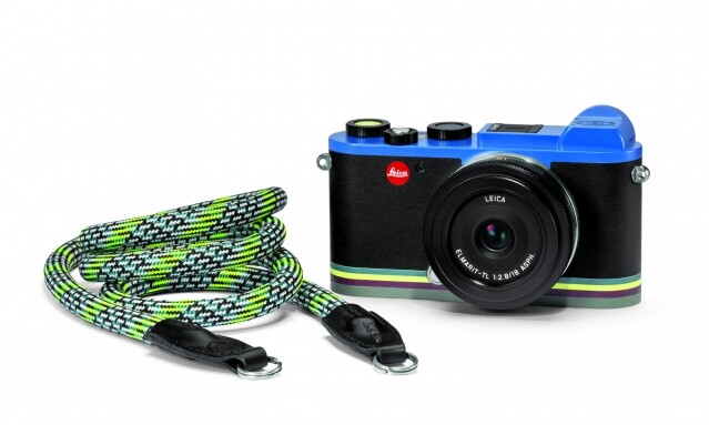 Leica CL 型號相機最近更是跟 Paul Smith 合作聯乘，全球市場限量銷售 900 套